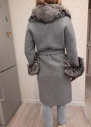 Пальто с мехом чернобурки6 фото