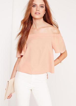 Стильний нюдовый топ з відкритими плечима
