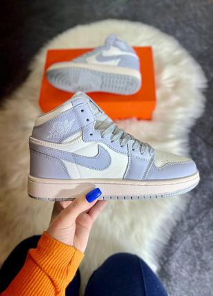 Красиві жіночі високі кросівки elite nike air jordan 1 retro mid світло-сірі з білим