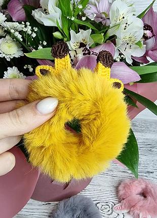 Резинка для волос меховая с ушками желтая
