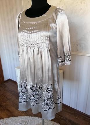 Красиве атласна сукня туніка з вишивкою, розмір 46-48.5 фото