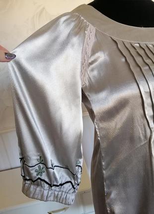 Красиве атласна сукня туніка з вишивкою, розмір 46-48.4 фото