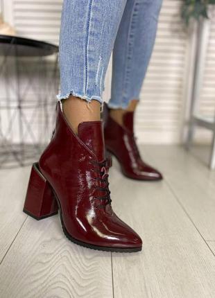 Дизайнерські лакові шкіряні ботильйони на підборах колір бордо, розміри 35-41