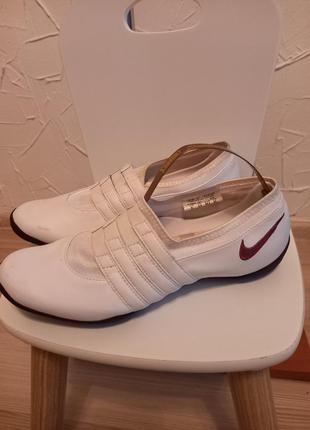 Кросівки 36.5 розмір nike