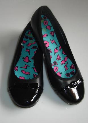 Claks кожаные туфли лодочки р uk 6g, стелька 26 см европ 39,5 р состояние новых