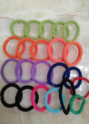 Гумка для волосся, в наявності забарвлення