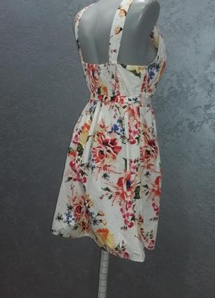 Шикарное нежное платье в цветы с поясом3 фото