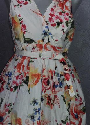 Шикарное нежное платье в цветы с поясом9 фото