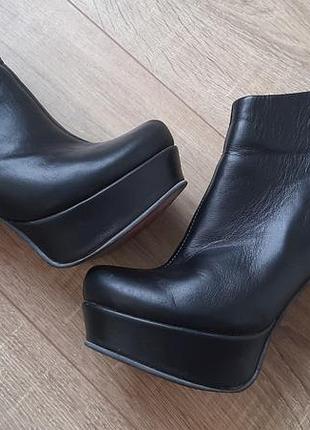 Кожаные  женские ботильоны
