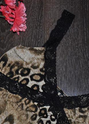 Короткая майка (кроп топ) в леопардовый принт2 фото