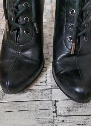 Ботильоны кожаные respect черные на каблуках со шнурками6 фото
