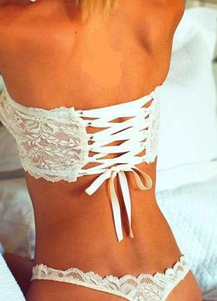 Білий яскравий святковий урочистий білосніжний комплект жіночої нижньої еротичної білизни мерилін