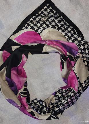 Великий хустку piramit 87х86