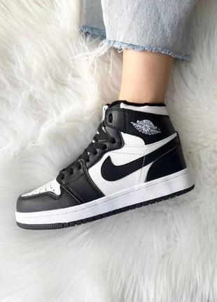 Крутые женские унисекс зимние кроссовки nike air jordan 1 retro mid fur black чёрно-белые мех 36-44 р2 фото