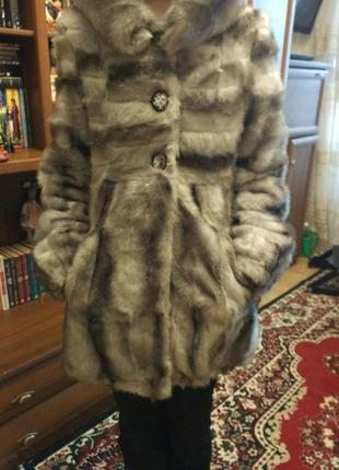 Стильная шубка из искусственного меха, очень теплая