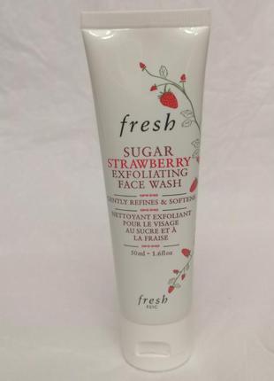 Fresh sugar strawberry exfoliating face wash ніжний очищувальний засіб-скраб2 фото