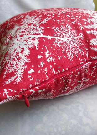 Новогодняя красная наволочка 40*40 с принтом изморозь с плотной ткани2 фото