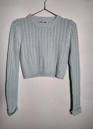 Милый укороченный джемпера, очень красивого небесного цвета, с косичками