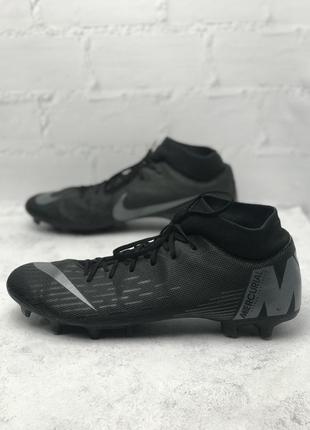 Футбольные бутсы nike