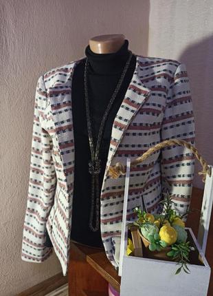 Стильный нежный пиджак-накидка1 фото