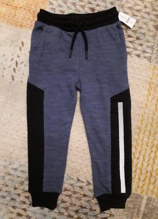 Тепленькі спортивні штани з начосом nutmeg для хлопчика 2-3 роки