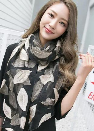 Жіночий шарф з бежевими листям - розмір 180*68см, поліестер