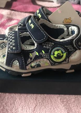 Босоніжки тому.м