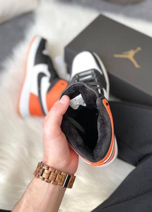 Кросівки air jordan 1 retro mid fur 'black orange' ❄️ кросівки4 фото