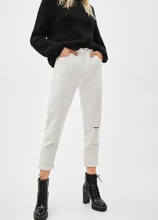 Джинсы bershka mom jeans белые