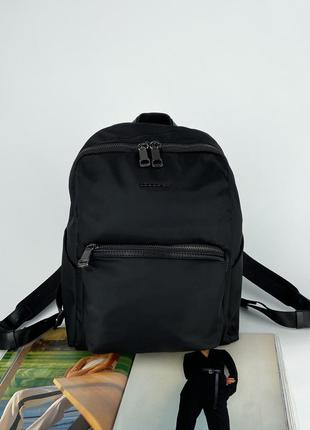 Женский городской рюкзак из влагоотталкивающей плащёвки на одно отделение