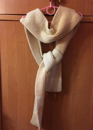 Очень длинный вязаный шарф светлый зимний3 фото