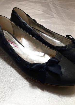 Балетки betty flowers. розмір 39. якісний кожзам.