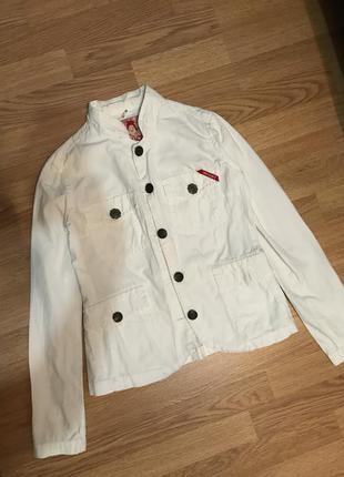 Белый джинсовый пиджак1 фото