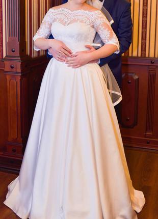 Свадебное платье из королевского атласа   кружевное болеро