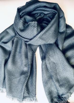 Шерстяной серебристо-голубой шарф.1 фото