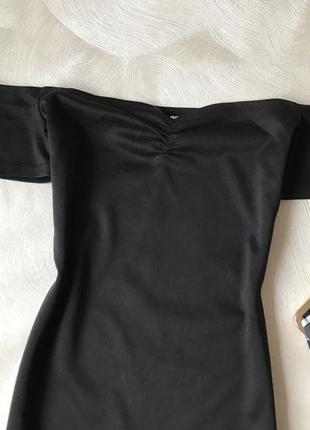 Облягає чорне плаття h&m з відкритими плечима3 фото