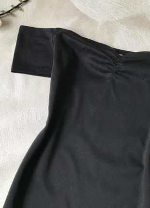 Облягає чорне плаття h&m з відкритими плечима6 фото
