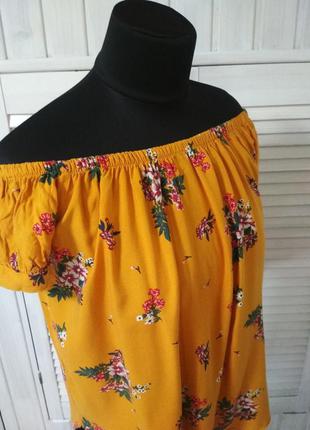 Блузка с открытыми плечиками штапель блузка в цветочный принт2 фото