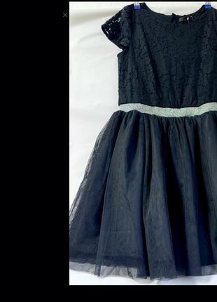 Маленька чорна сукня