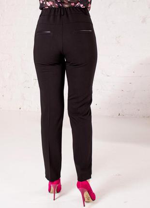 Черные женские деловые брюки на резинке 46-604 фото