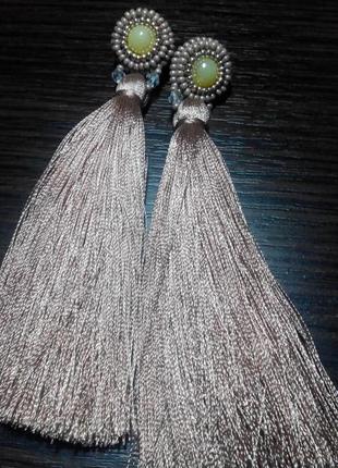 Сережки-кисті hand made ніжно-кавового кольору