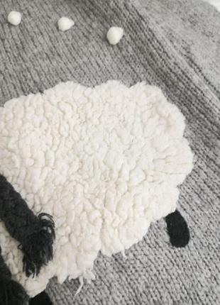 Мягкий серый свитер с новогодней овцой4 фото