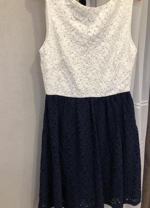 Красивое кружевное платье