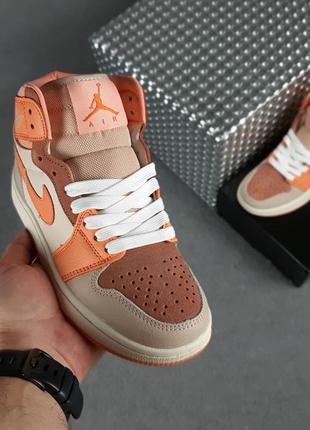 Жіночі кросівки nike air jоrdan 1 бежеві з пудрою