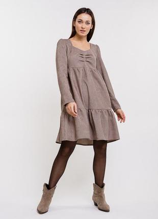 Плаття з етикеткою