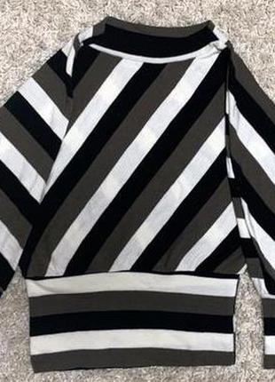 Теплая,стильная,полушерстяная кофта-свитер свободного кроя