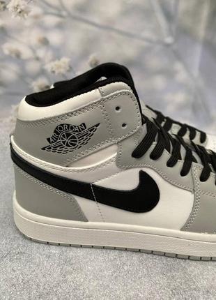 Мужские демисезонные высокие кожаные серо-белые кроссовки nike air jordan 1 🆕6 фото