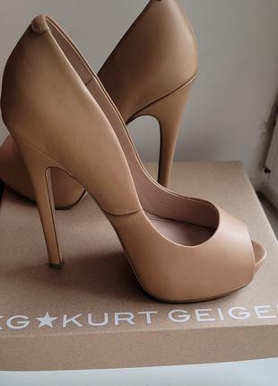 Кожанные нюдовые туфли kurt geiger,  36,5-37размера1 фото