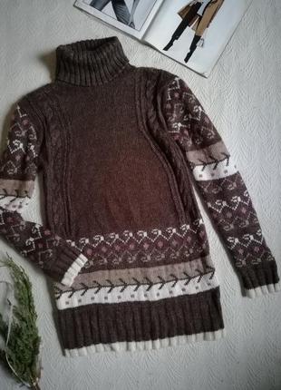 Удлиненный свитер с горлом платье