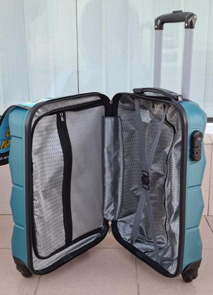 Дорожній чемодан валіза carbon10 фото